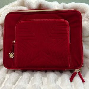 ❄️ New Estée Lauder Holiday Edition Red Velvet Makeup Tote Bag
